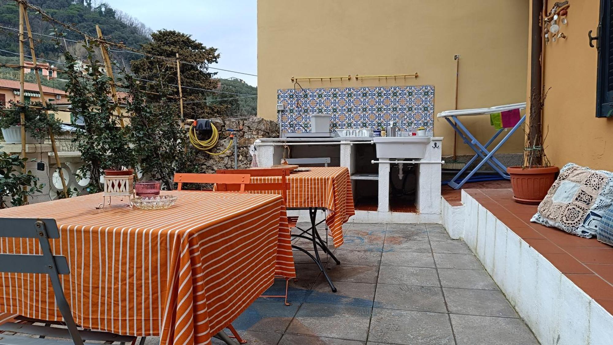 La Graziosa Dorata Lerici San Lorenzo Villa Indipendente 2 Persone Parcheggio Gratuito ليريسي المظهر الخارجي الصورة