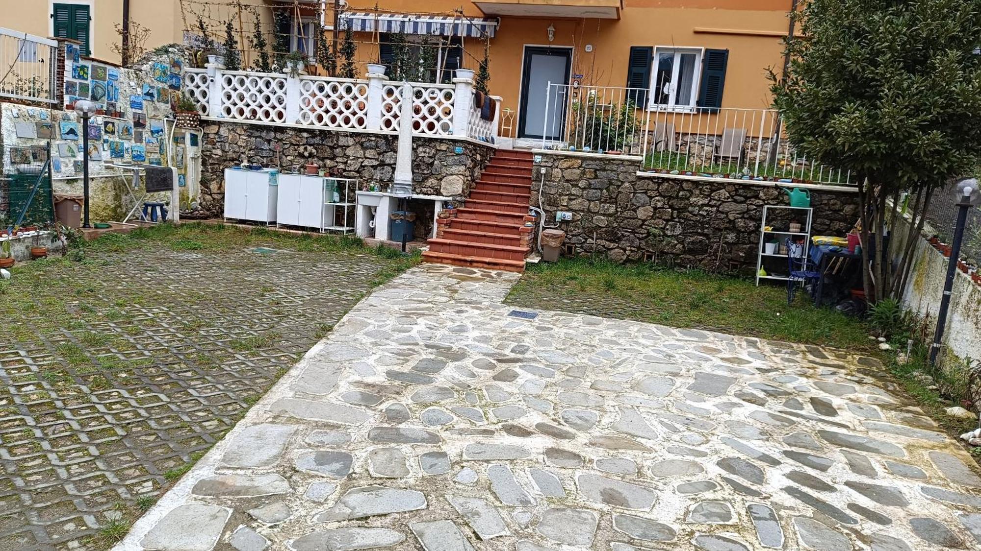 La Graziosa Dorata Lerici San Lorenzo Villa Indipendente 2 Persone Parcheggio Gratuito ليريسي المظهر الخارجي الصورة